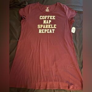 Women's Sweet Treasures graphic burgundy lounge sleepshirt NWT size L/XL (14-18)